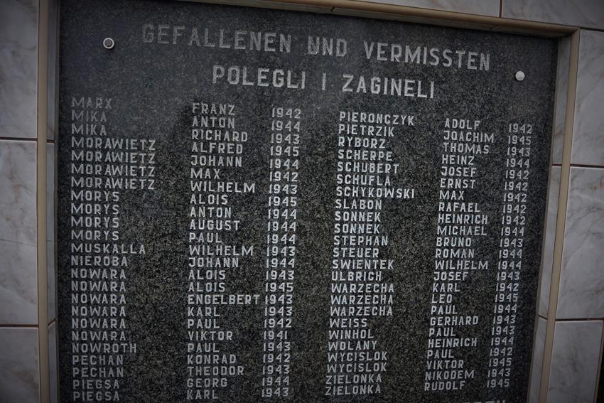 Pomnik poświęcony ofiarom II Wojny Światowej (4).JPG