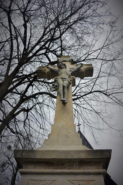 Krzyż - pomnik (4).JPG