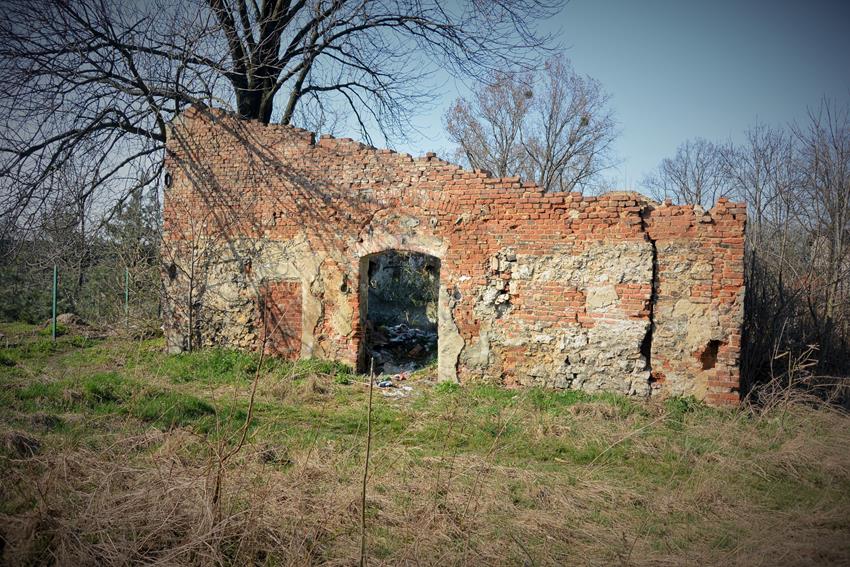 Ruiny dominium (4).JPG