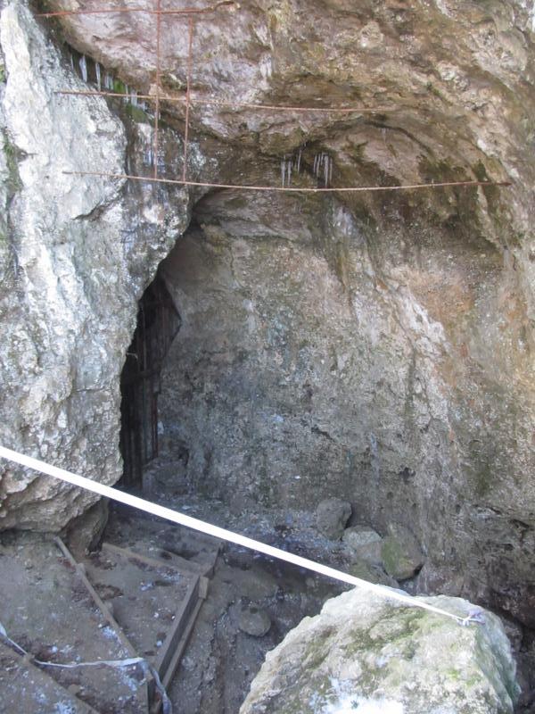 Wykopaliska w jaskini Na Biśniku (2).jpg