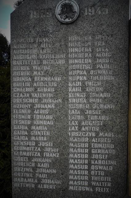 Śmicz - Pomnik Poległych (6).JPG