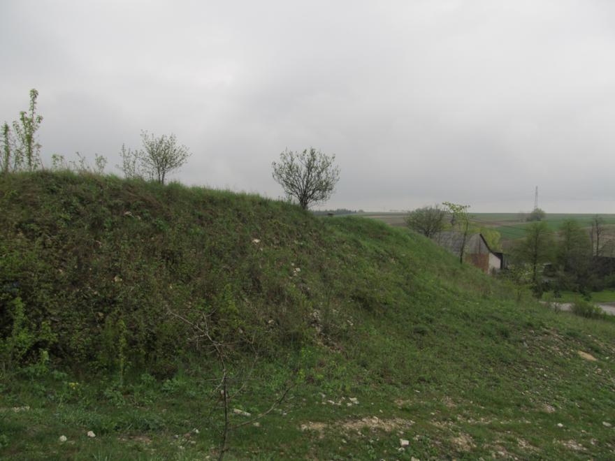 Podejrzane wzniesienie w Lgocie Wielkiej - krawędź plateau.jpg