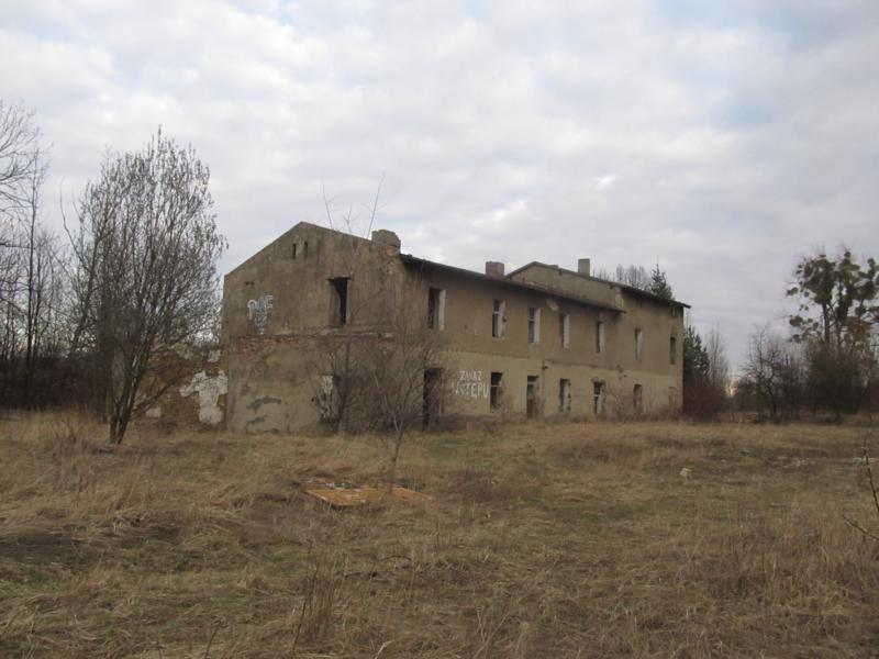 Ruiny pozostałych zabudowań Zakładu Wapieniczego.jpg