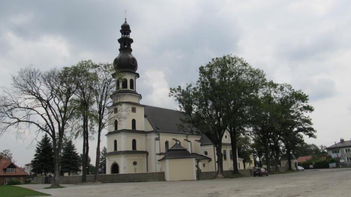 Kościół grodowy p.w. św. Wawrzyńca - wzmiankowany już w XIV wieku..jpg