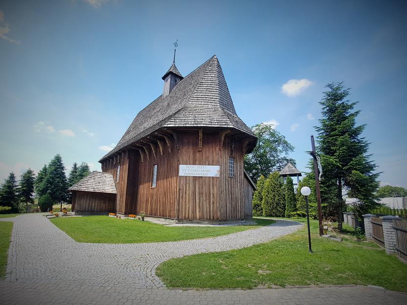 Łaszew - kościół (4).jpg