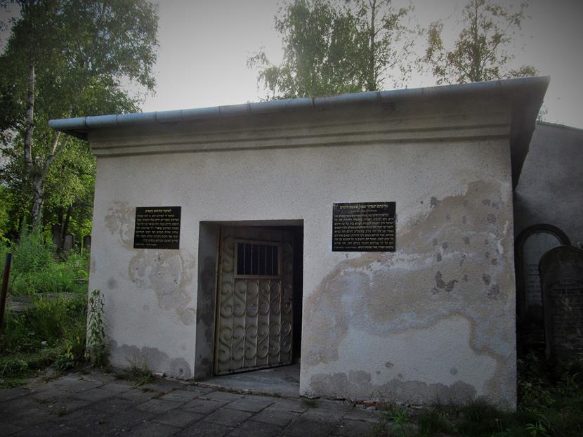 Ohel (1).jpg