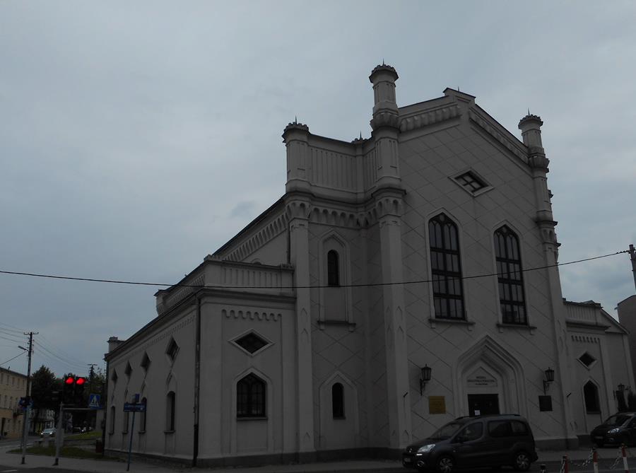 1. Wielka Synagoga w Piotrkowie Trybunalskim.JPG