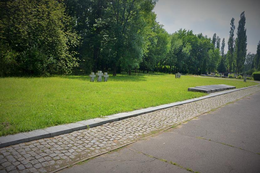 Cmentarz żołnierzy niemieckich (8).JPG