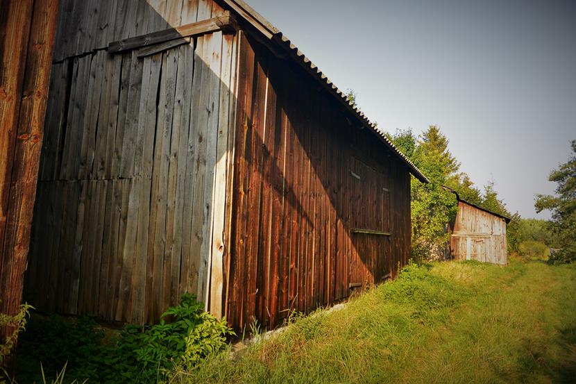 Lelów - stare stodoły (2).JPG