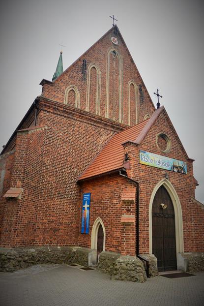 Kościół w Żarnowcu (1).JPG