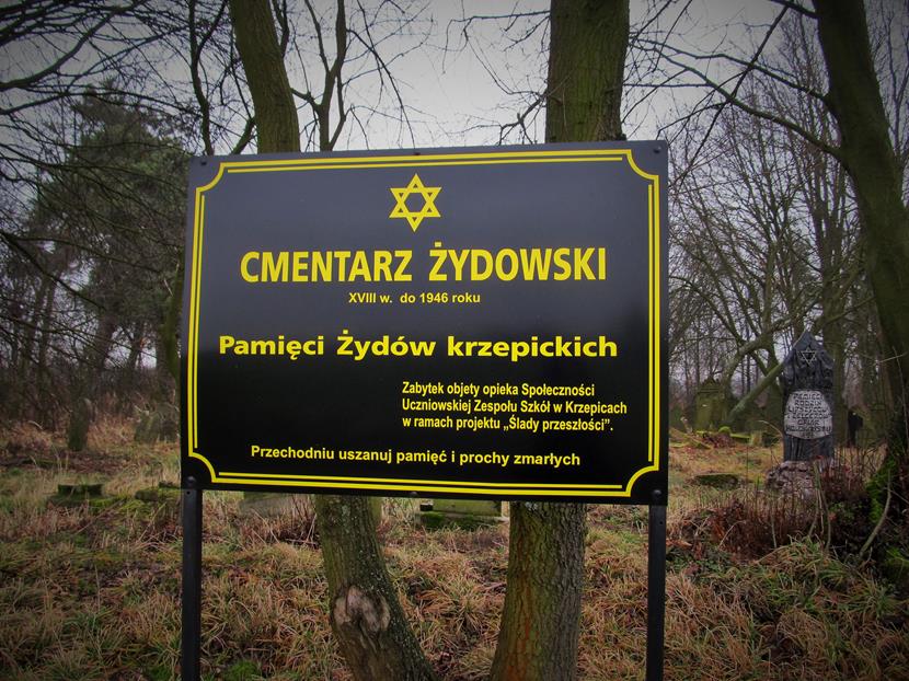 Cmentarz żydowski w Krzepicach (1).jpg