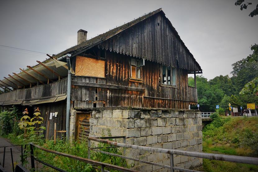 Stary dom w Wiśniowej (6).JPG
