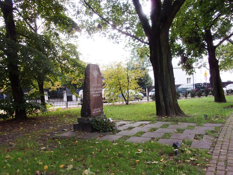 1. Pomnik w Parku Znicza.JPG