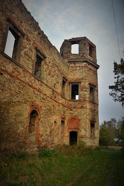Ruiny zamku w październiku 2017 roku (2).JPG
