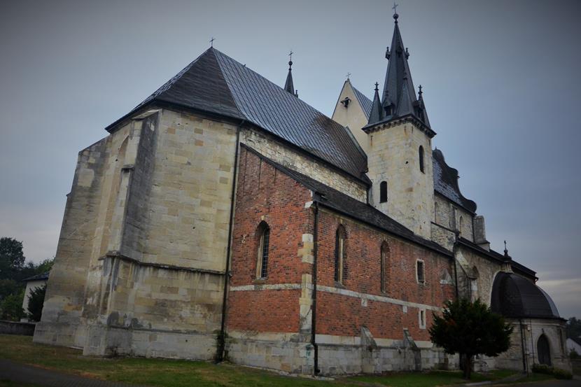 Kościół w Skalbmierzu (1).JPG