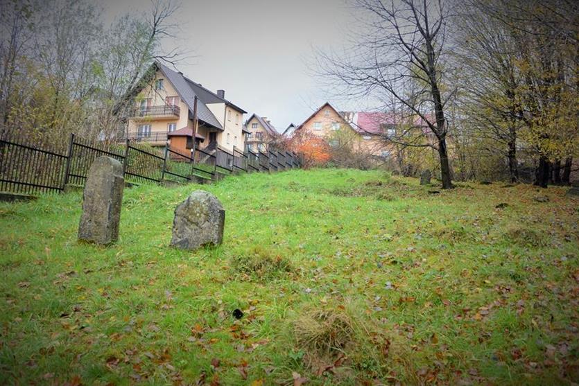 Cmentarz żydowski w Limanowej (10).JPG