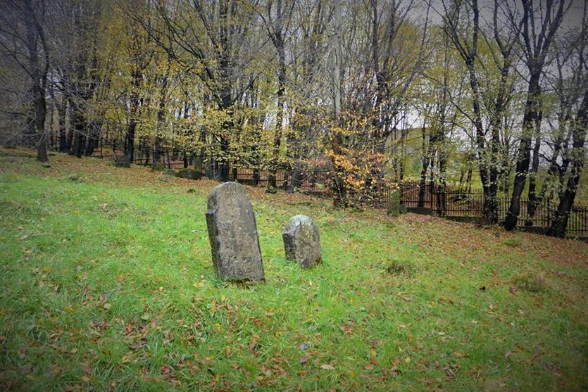 Cmentarz żydowski w Limanowej (9).JPG