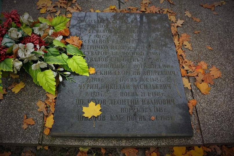 Cmentarz żołnierzy Armii Czerwonej (3).JPG