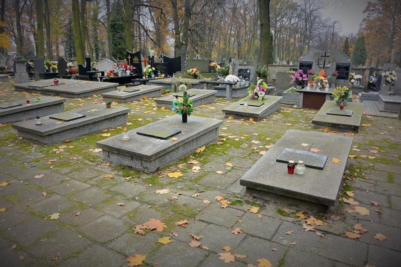 Cmentarz żołnierzy Armii Czerwonej (5).JPG