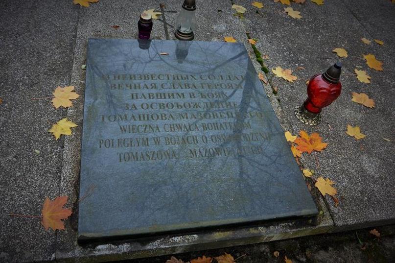 Cmentarz żołnierzy Armii Czerwonej (15).JPG