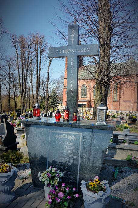 Wieszowa - pomnik (1).JPG
