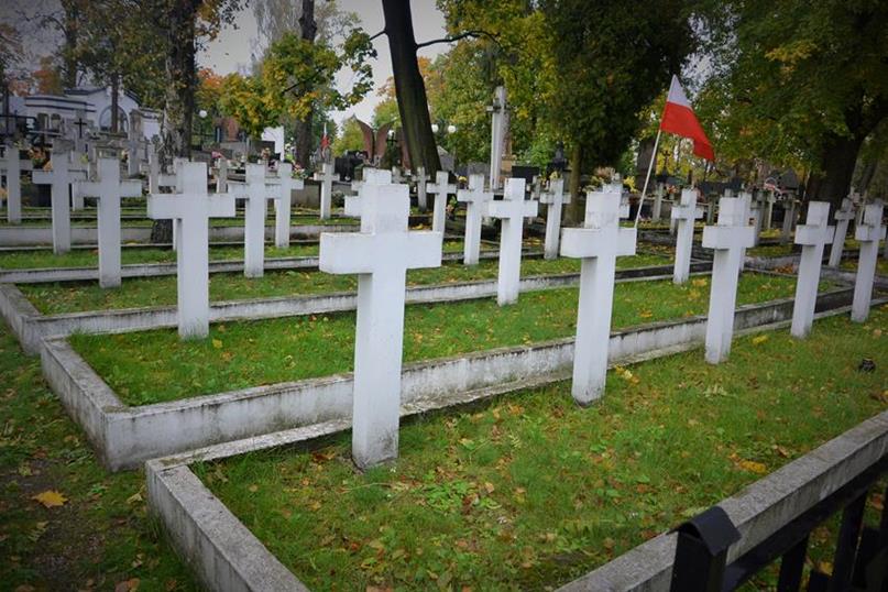 Groby polskich żołnierzy (3).JPG