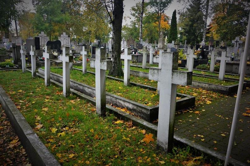 Groby polskich żołnierzy (6).JPG