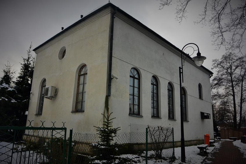 Synagoga - widok z zewnątrz (7).JPG