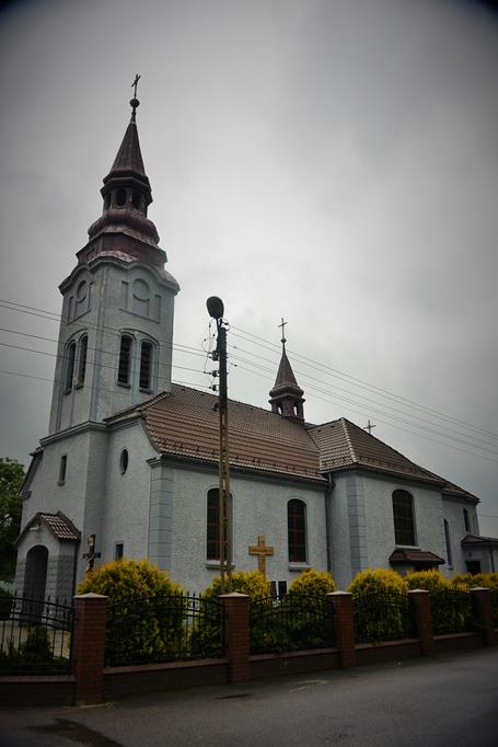 Nieboczowy - kościół (1).JPG