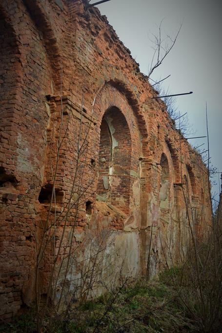 Wojnowice - ruiny kościoła (22).JPG