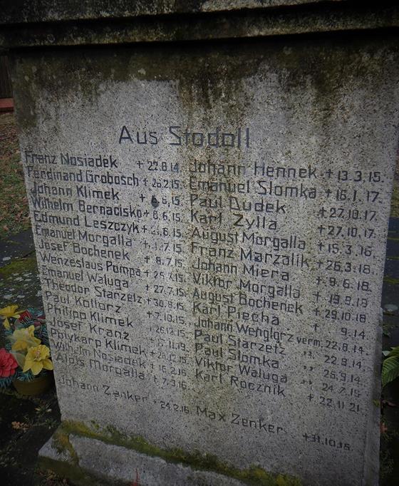 Pomnik poległych i zaginionych (4).JPG