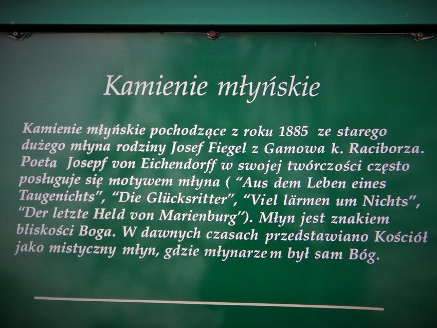 Tablica na starym cmentarzu w Łubowicach.JPG
