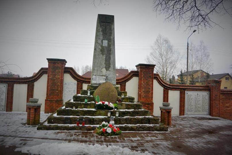 Cmentarz żołnierzy polskich,poległych w wojnie polsko - bolszewickiej (3).JPG