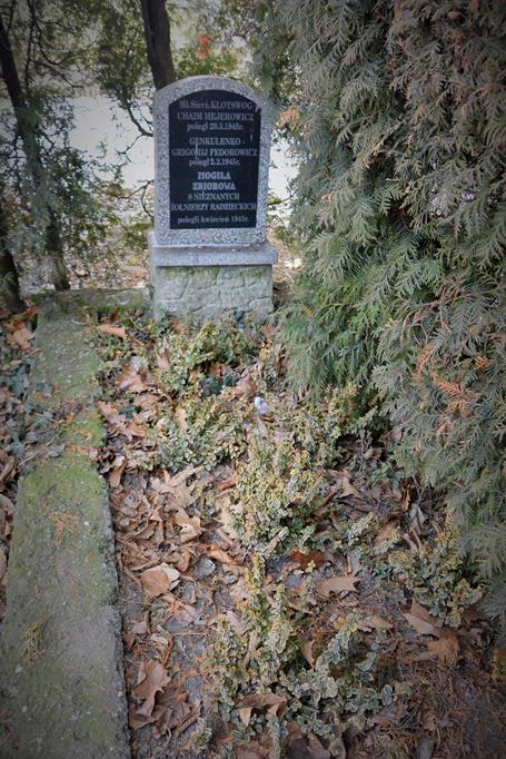 Cmentarz żołnierzy radzieckich (15).JPG