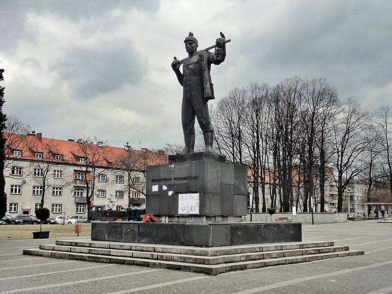 Zabrze - pomnik Pstrowskiego (1).jpg