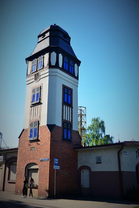Gazownia i jej wodna wieża (6).JPG