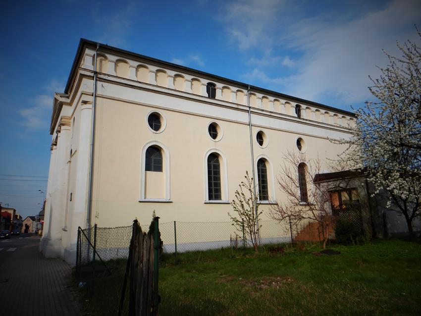 Synagoga w Praszce (4).JPG