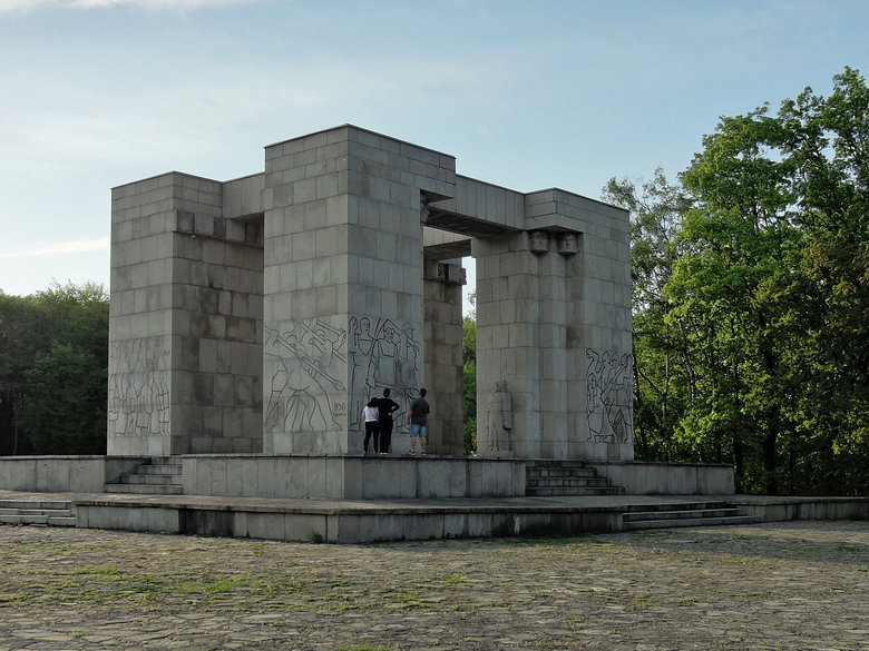 Gora sw. Anny - pomnik (18).jpg