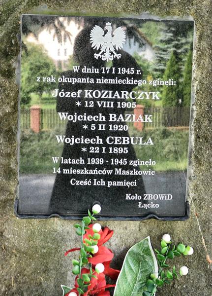 Maszkowice - pomnik (4).jpg