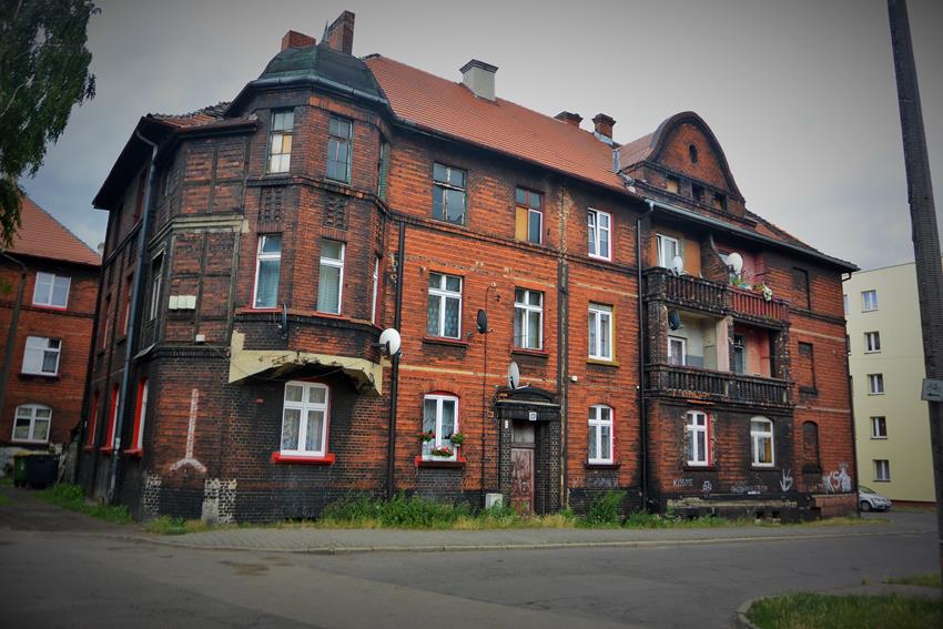 Ulica Stanisława Wallisa 8 (1).JPG