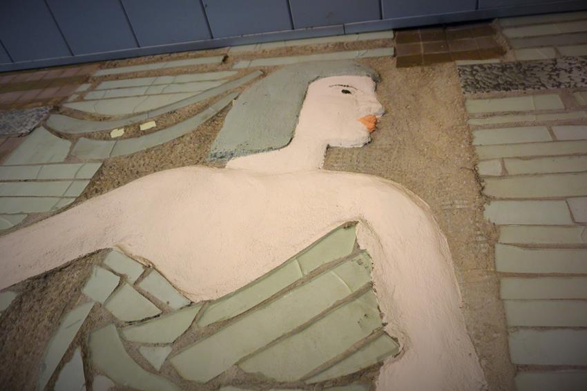 Mozaika przy wejsciu z Terpsychorą (4).JPG