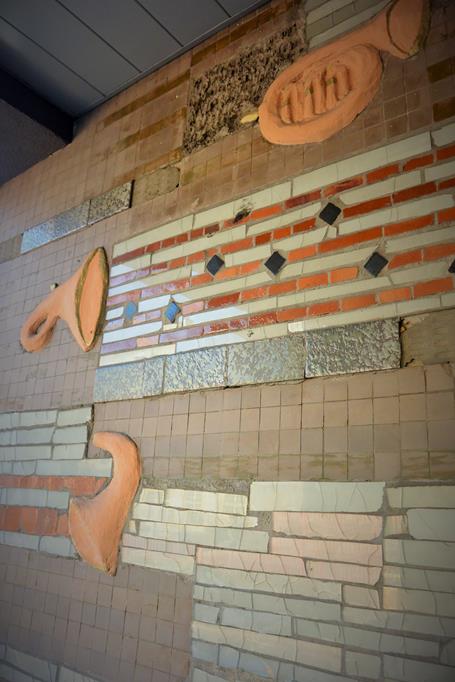 Mozaika przy wejsciu z Terpsychorą (5).JPG