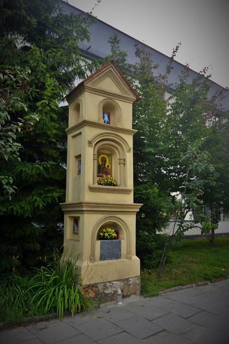 Kapliczka z ulicy Białoprądnickiej (1).JPG