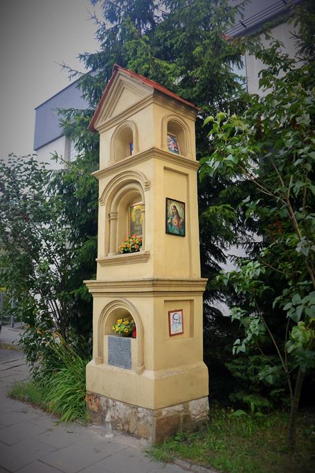 Kapliczka z ulicy Białoprądnickiej (2).JPG