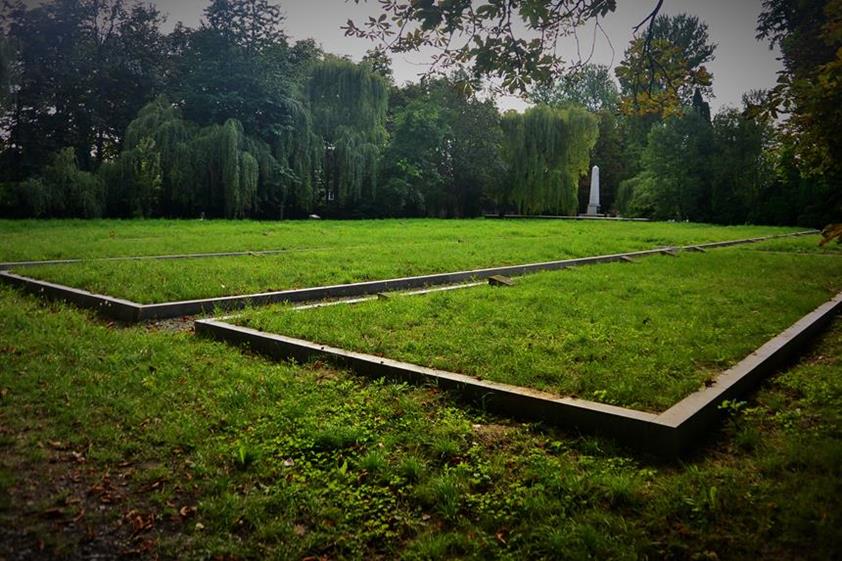 Cmentarz żołnierzy Armii Czerwonej (6).JPG