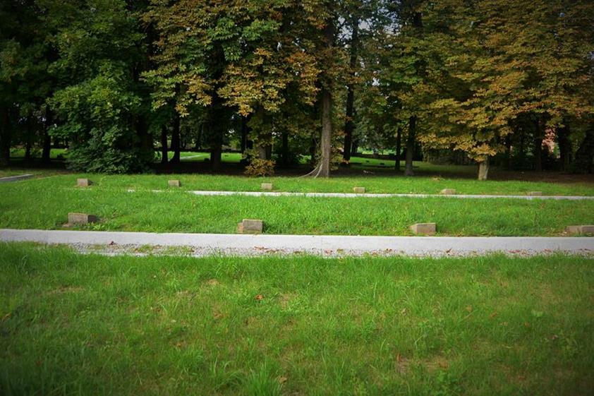 Cmentarz żołnierzy Armii Czerwonej (9).JPG
