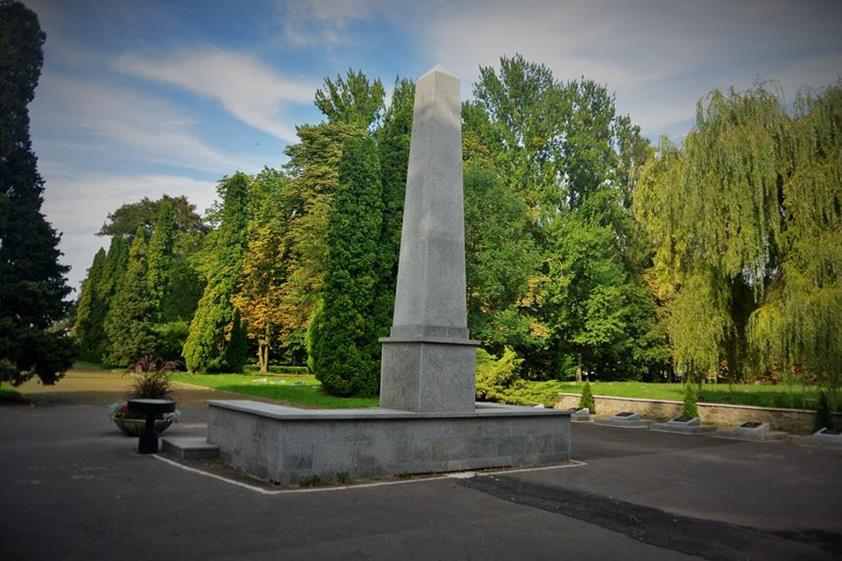 Cmentarz żołnierzy Armii Czerwonej (12).JPG