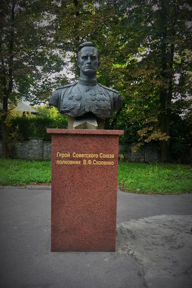 Grób i pomnik Wasilija Fiodorowicza Skopienko (1).JPG