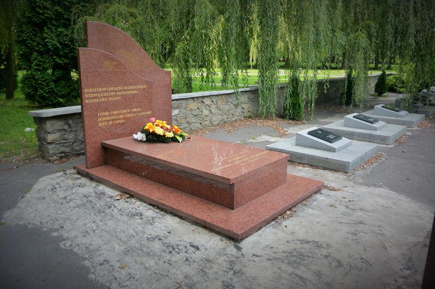 Grób i pomnik Wasilija Fiodorowicza Skopienko (8).JPG