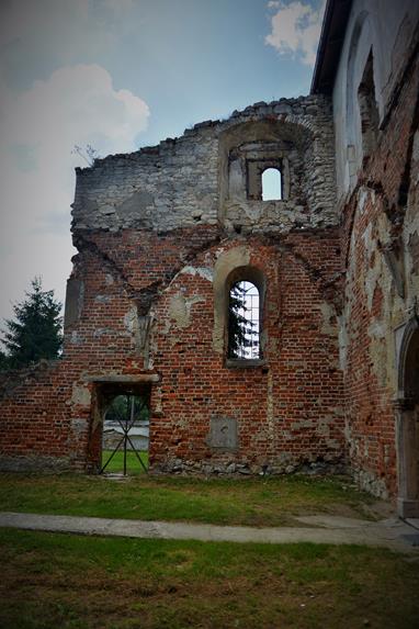 Ruiny klasztoru (14).JPG